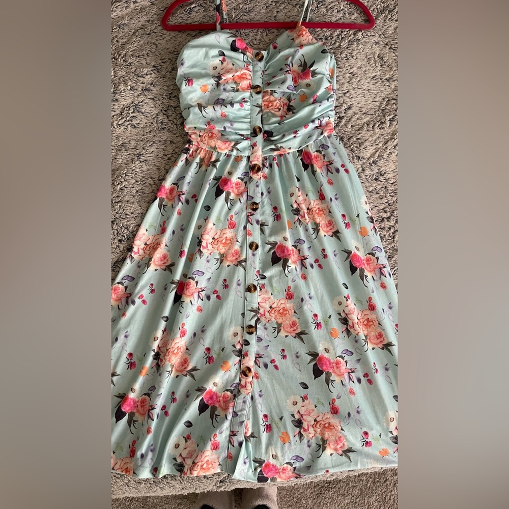 NWOT- Beautiful Floral Sundress in Size Small. Brand New! - Picture 12 of 16